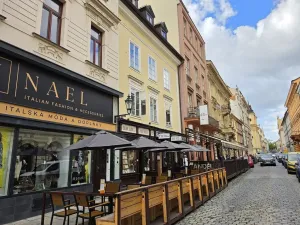 Pronájem obchodního prostoru, Plzeň, Bezručova, 35 m2