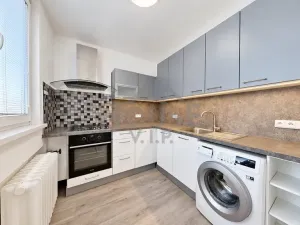 Prodej bytu 2+1, Praha - Modřany, U zastávky, 54 m2