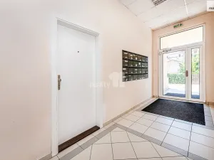 Pronájem bytu 1+kk, Praha - Vršovice, Smolenská, 48 m2