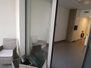 Pronájem bytu 1+kk, Praha - Košíře, Hlaváčkova, 25 m2