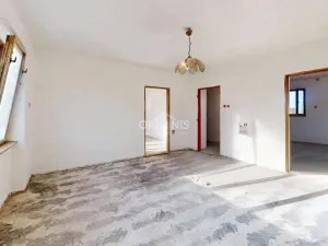Prodej bytu 2+1, Měcholupy - Želeč, 64 m2
