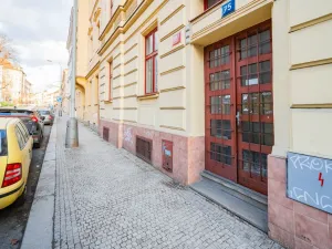 Pronájem bytu 1+1, Praha - Smíchov, Holečkova, 38 m2
