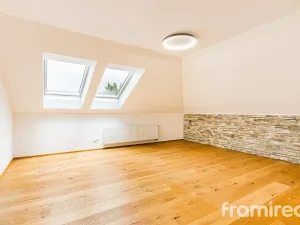 Prodej rodinného domu, Ohrobec, Krátká, 400 m2