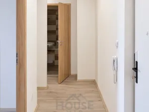 Prodej bytu 2+1, Praha - Letňany, Tupolevova, 52 m2