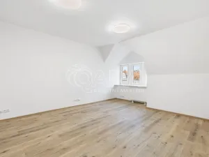 Pronájem bytu 3+kk, Praha - Vinohrady, Římská, 74 m2