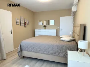 Pronájem bytu 2+kk, Praha - Vysočany, Na Harfě, 81 m2