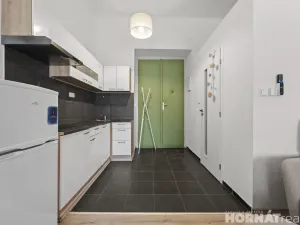 Pronájem bytu 1+kk, Praha - Smíchov, Nádražní, 28 m2