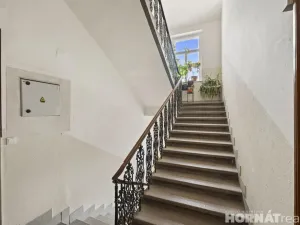 Pronájem bytu 1+kk, Praha - Smíchov, Nádražní, 28 m2