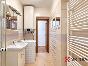 Prodej činžovního domu, Praha - Horní Počernice, Rožnovská, 569 m2