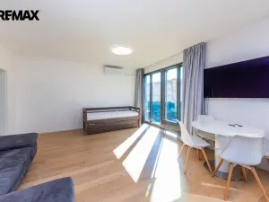 Pronájem bytu 2+kk, Praha - Vršovice, Altajská, 66 m2