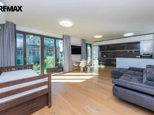 Pronájem bytu 2+kk, Praha - Vršovice, Altajská, 66 m2