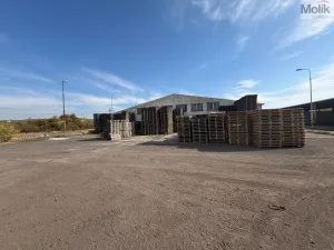 Pronájem skladu, Malé Březno, 1800 m2