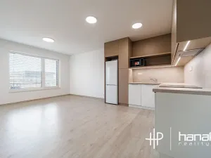 Pronájem bytu 2+kk, Olomouc, Milana Ticháka, 56 m2