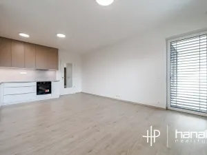 Pronájem bytu 2+kk, Olomouc, Milana Ticháka, 56 m2
