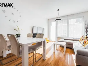 Pronájem bytu 3+kk, Praha - Čakovice, Hakenova, 75 m2