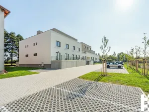 Prodej bytu 1+kk, Praha - Satalice, Za Novákovou zahradou, 33 m2