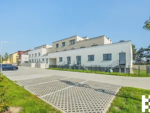 Prodej garážového stání, Praha - Satalice, 14 m2