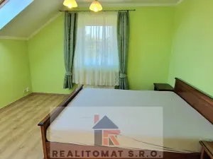Pronájem rodinného domu, Šestajovice, Ve Skále, 160 m2