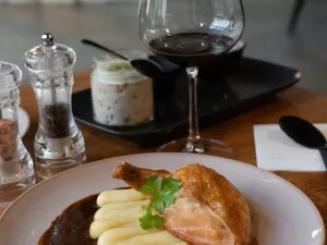 Pronájem restaurace, Praha - Bubeneč, Čs. armády, 133 m2