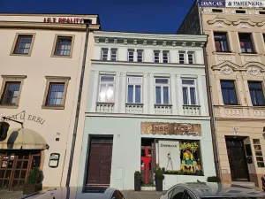 Pronájem kanceláře, Frýdek-Místek, Zámecké nám., 84 m2