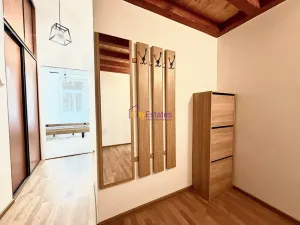 Prodej bytu 2+kk, Praha - Holešovice, Veverkova, 52 m2