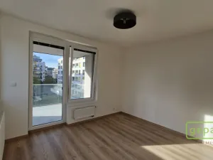 Pronájem bytu 3+kk, Praha - Vysočany, Pod Harfou, 85 m2