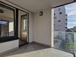 Pronájem bytu 3+kk, Praha - Vysočany, Pod Harfou, 85 m2