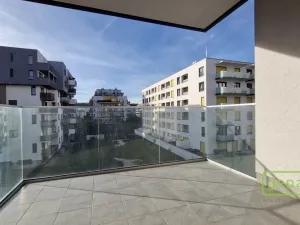Pronájem bytu 3+kk, Praha - Vysočany, Pod Harfou, 85 m2