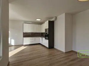 Pronájem bytu 3+kk, Praha - Vysočany, Pod Harfou, 85 m2