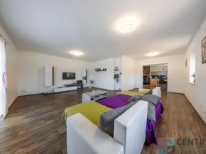 Prodej výrobních prostor, Veselá, 265 m2