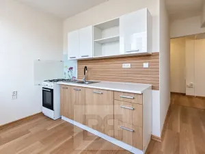 Pronájem bytu 2+1, Kolín, Čechovy sady, 67 m2