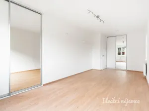 Pronájem bytu 3+kk, Praha - Vysočany, Strnadových, 89 m2