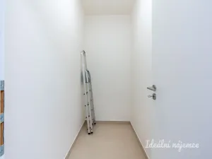 Pronájem bytu 3+kk, Praha - Vysočany, Strnadových, 89 m2