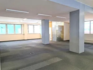 Pronájem kanceláře, Praha - Motol, Plzeňská, 321 m2