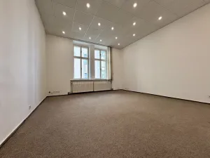Pronájem kanceláře, Plzeň, Veleslavínova, 112 m2