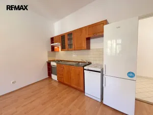 Pronájem bytu 2+kk, Praha - Vršovice, Košická, 46 m2