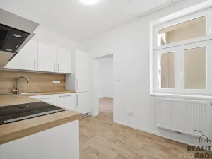 Pronájem bytu 1+1, Pardubice, Teplého, 35 m2