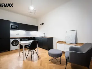 Pronájem bytu 2+kk, Praha - Košíře, Holečkova, 36 m2