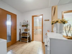 Prodej bytu 3+1, Ostrov, Nádražní, 89 m2