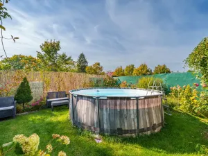 Prodej bytu 3+1, Ostrov, Nádražní, 89 m2