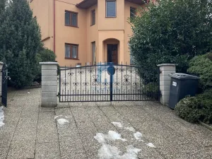 Pronájem bytu 2+kk, Praha, Hostavická, 30 m2