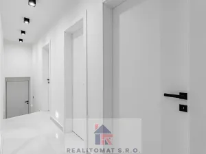 Pronájem rodinného domu, Praha - Komořany, Pod lesem, 325 m2