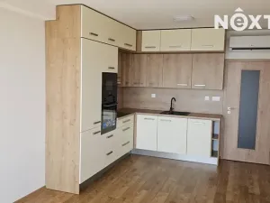 Pronájem bytu 2+kk, Sezimovo Ústí, náměstí Tomáše Bati, 53 m2