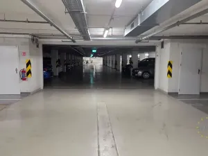 Pronájem garáže, Praha - Libeň, Kurta Konráda, 15 m2
