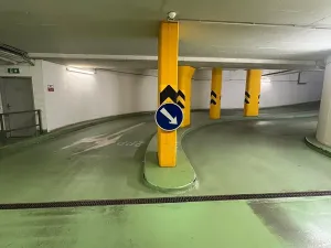 Pronájem garáže, Praha - Libeň, Kurta Konráda, 17 m2