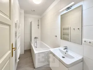 Pronájem bytu 2+kk, Praha - Nové Město, Mlynářská, 72 m2