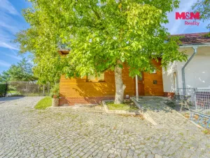 Prodej obchodního prostoru, Hradec Králové - Svinary, Podhůrská, 633 m2
