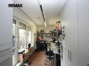 Prodej obchodního prostoru, Praha - Hlubočepy, Voskovcova, 141 m2