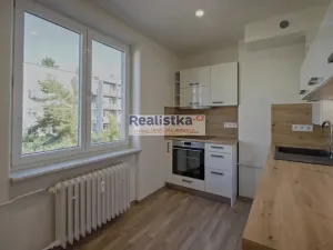 Pronájem bytu 3+1, Plzeň, Pod Záhorskem, 77 m2