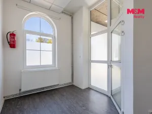 Pronájem obchodního prostoru, Nový Bor, Tržní náměstí, 108 m2